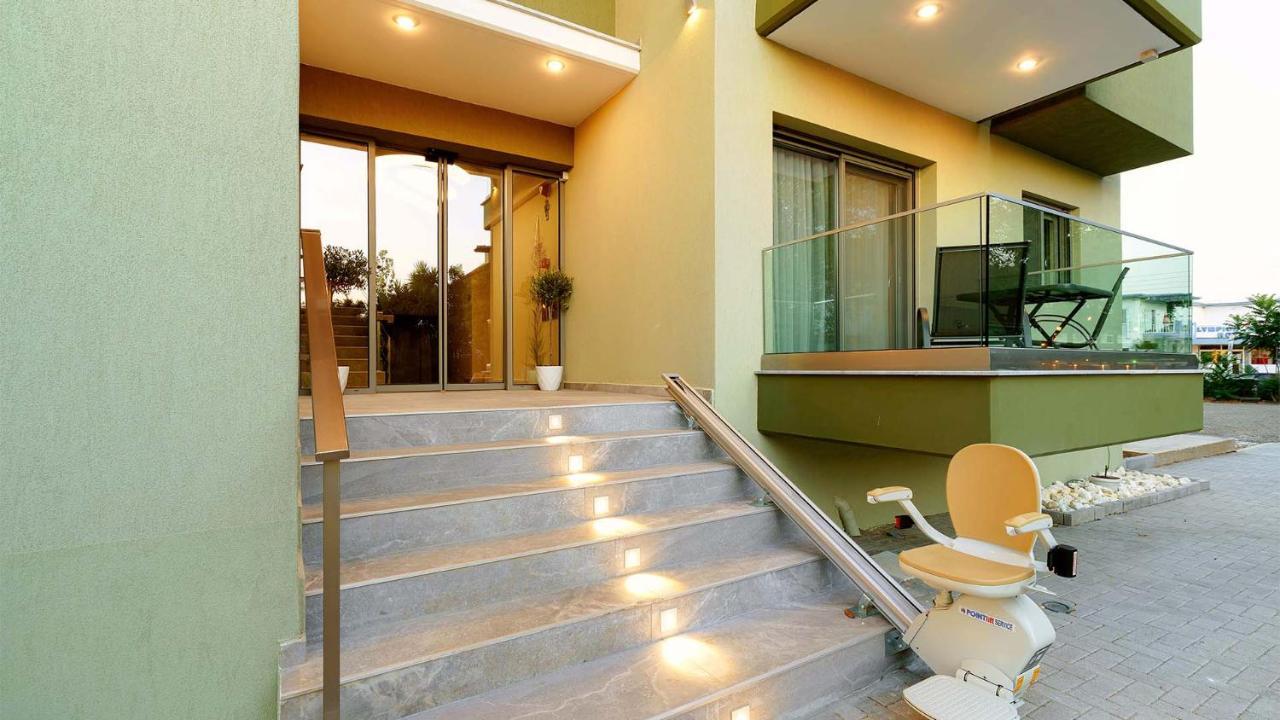 Estelle Family Luxury Apartments & Suites Gerakini Exterior photo
