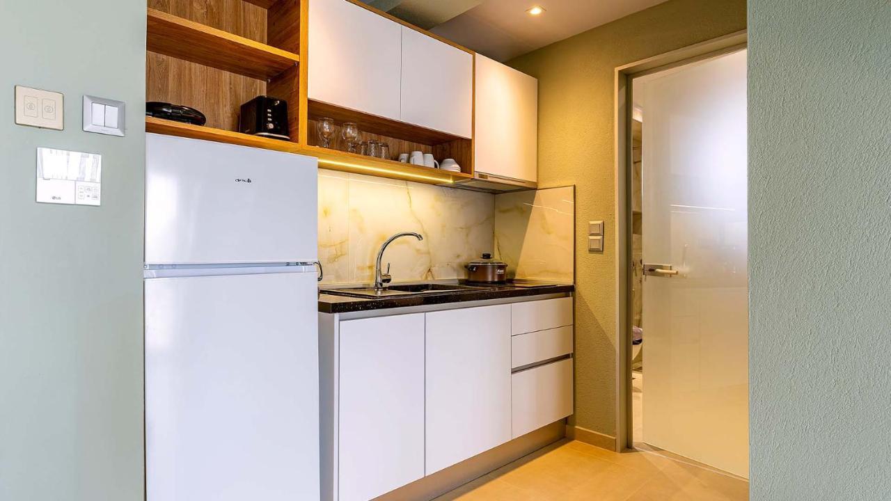 Estelle Family Luxury Apartments & Suites Gerakini Exterior photo