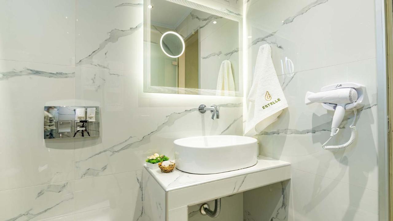 Estelle Family Luxury Apartments & Suites Gerakini Exterior photo