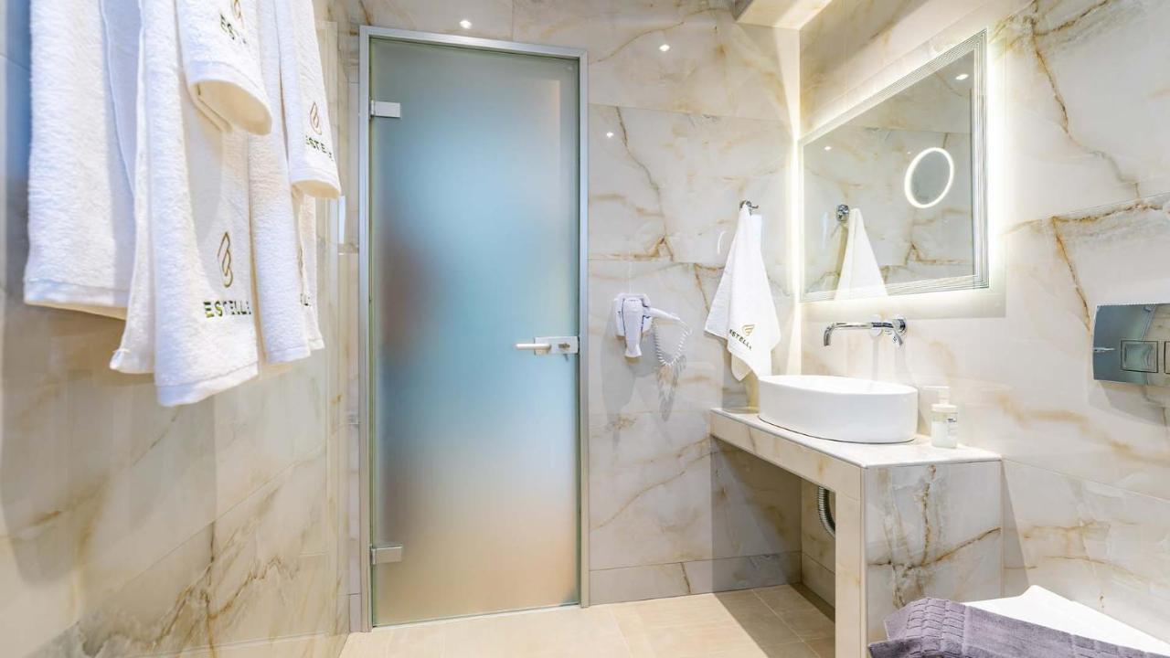 Estelle Family Luxury Apartments & Suites Gerakini Exterior photo